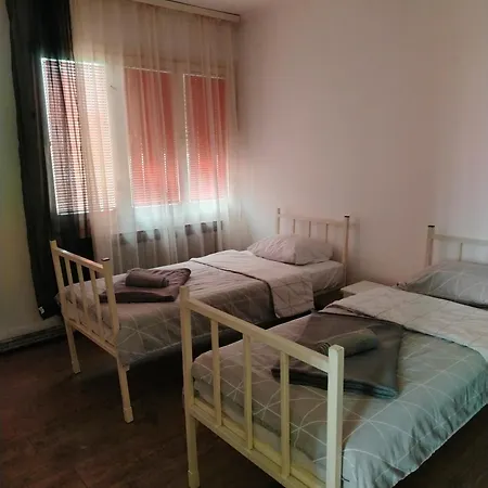 Kuca U Kostolcu Apartamento